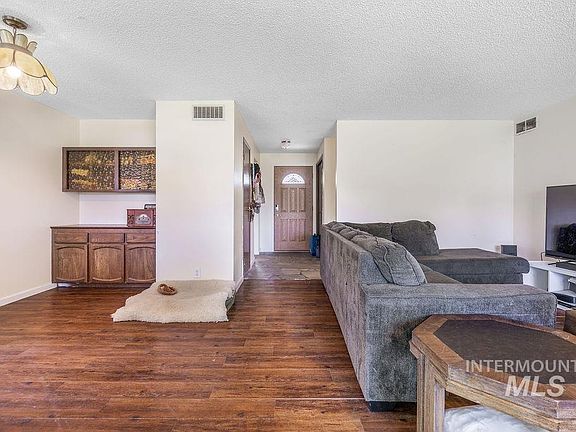 3rd image of 2170 N Fairmeadow Dr