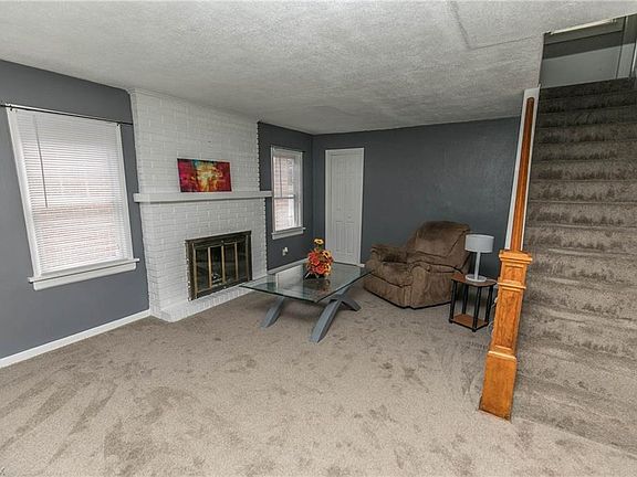 3rd image of 4140 W 161st St