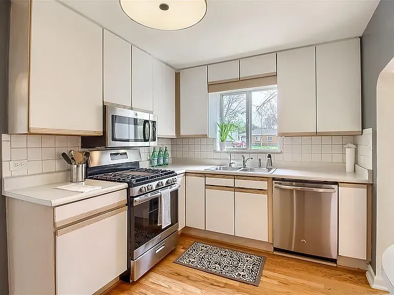 769 Poplar St — Photo 11