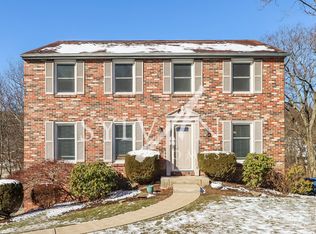 211 Ligonier Ln, New Kensington, PA 15068