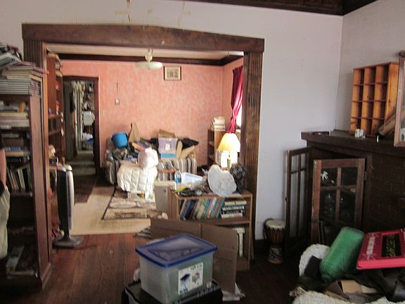 2nd image of 5915 S Richmond St