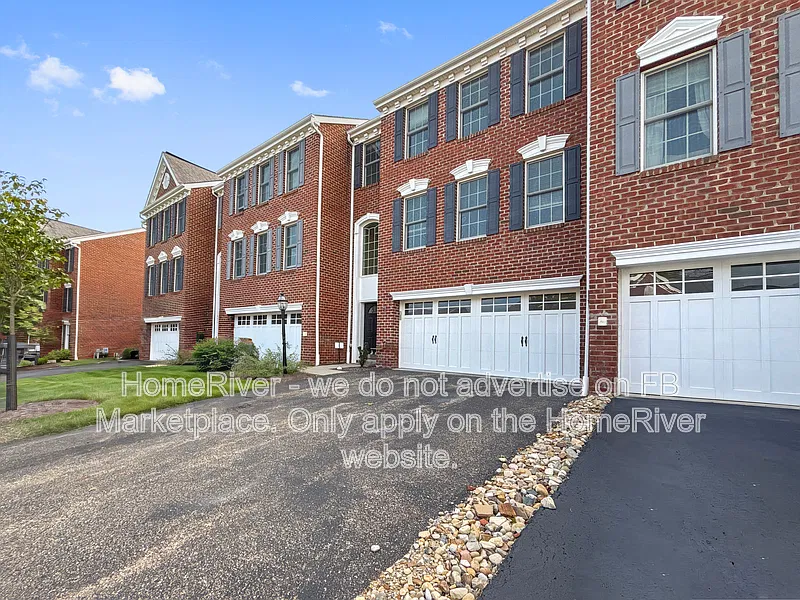 3 bed, 2.0 bath, 1780 sqft, $2,200 — Photo 2