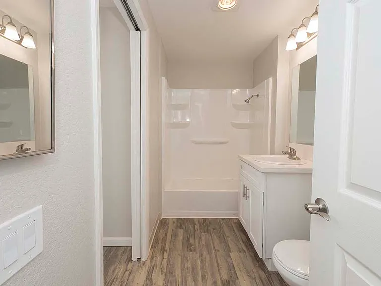 Del Norte Place Apartment Homes — Photo 7