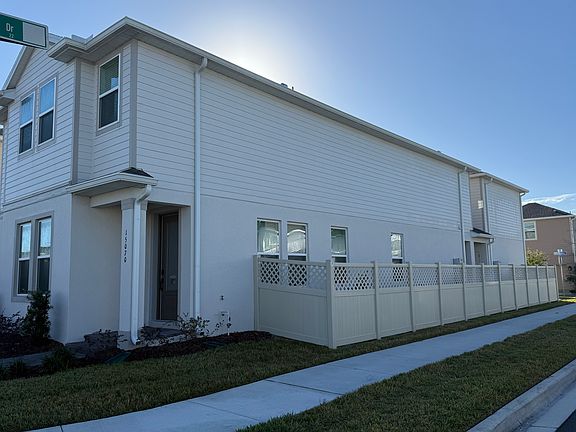 3rd image of 15070 Summer Harvest St