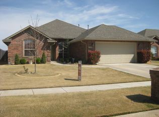 1617 SW 31st Ter, Moore, OK 73160