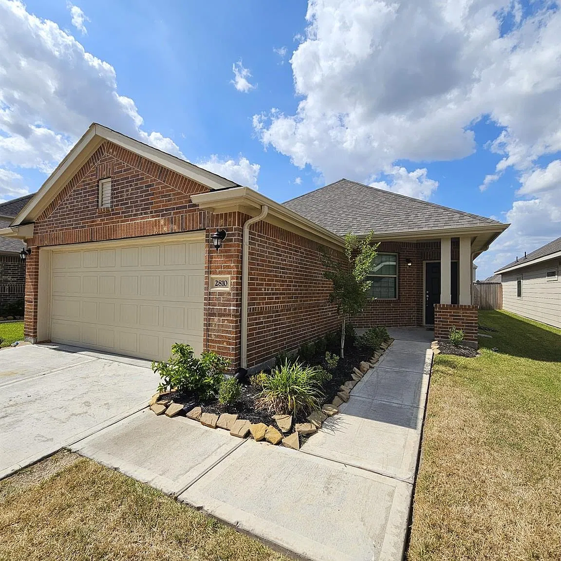 3 bed, 2.0 bath, 1698 sqft, $2,300 — Photo 1