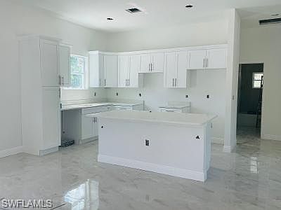 2nd image of 4258 26 AVE SE