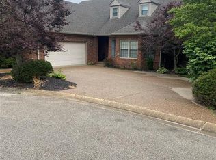 6390 Summit Dr, Owensboro, KY 42303