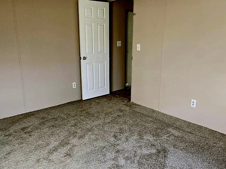 103 S Haynes St — Photo 5