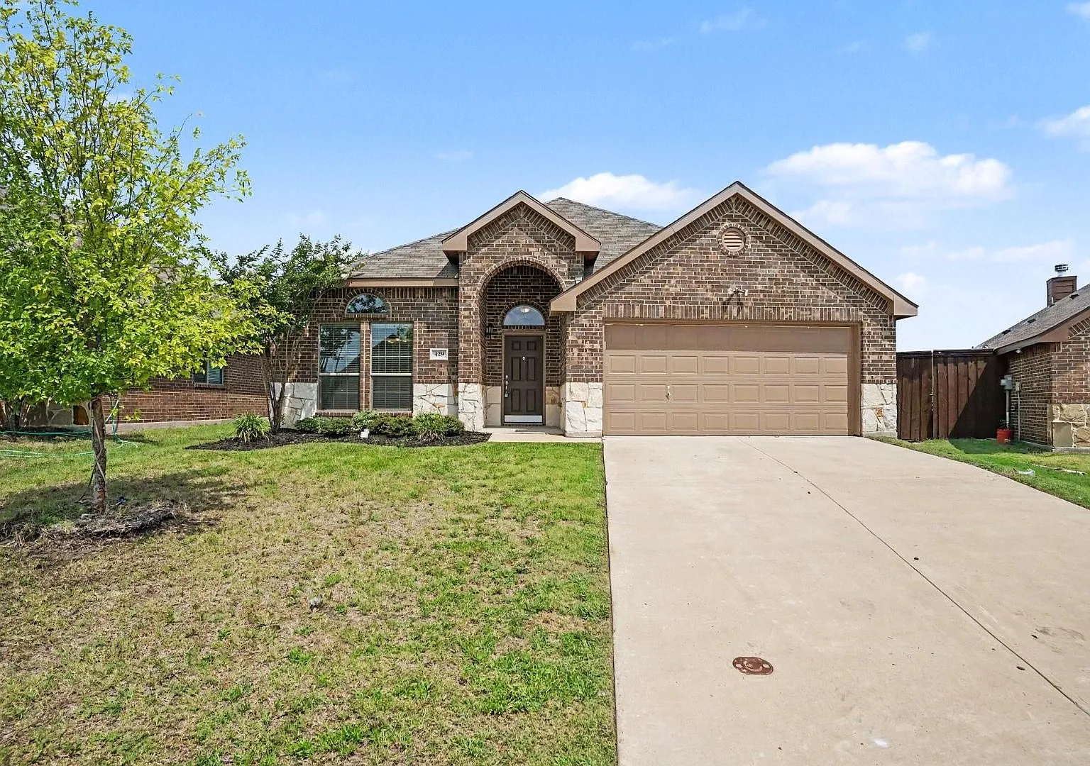 429 Tobin Dr — Photo 1