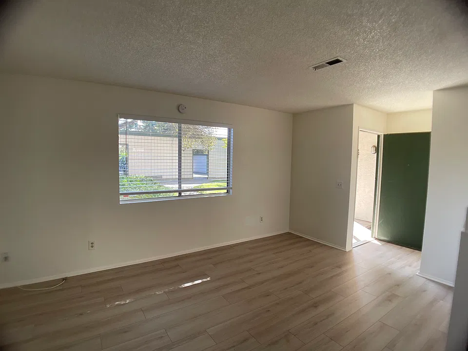 240 Aspen St #4