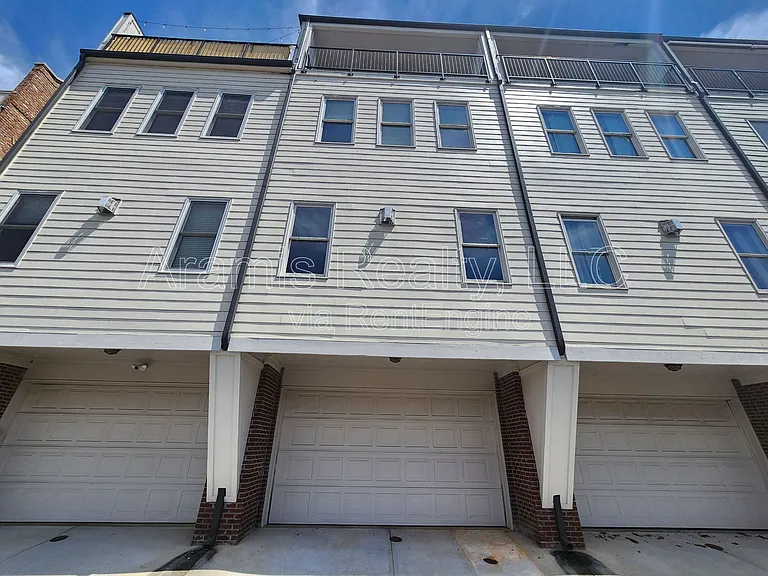200 Marion Pl NE — Photo 26