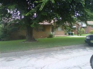 8910 Cloverhill Rd, Little Rock, AR 72205