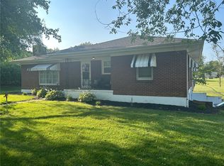 2101 E Washington Rd, Casey, IL 62420