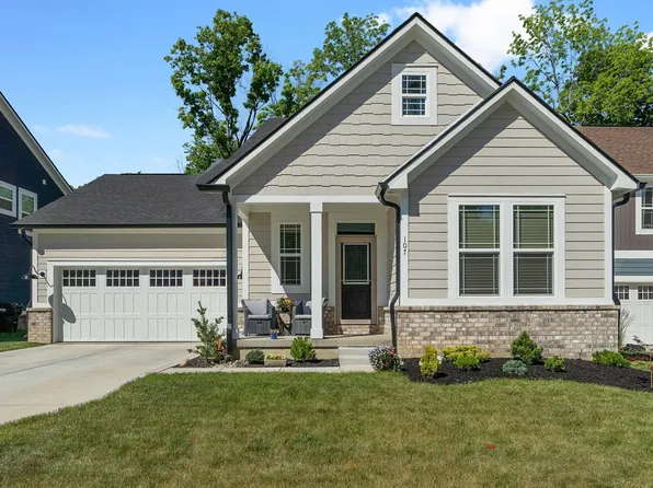 107 Thomas Point Dr, Fortville, IN 46040