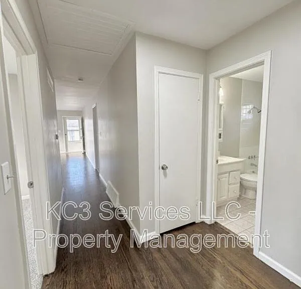 5940 E 136th St — Photo 15