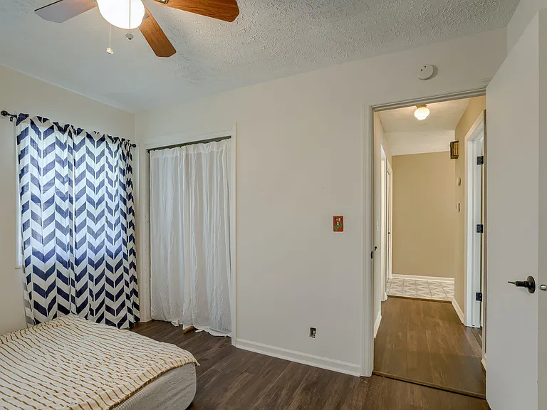 3322 S 78th St — Photo 20