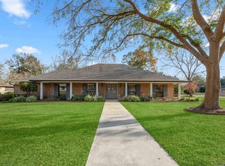6012 Hibiscus Dr, Baton Rouge, LA 70808