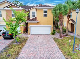 905 Pipers Cay Dr, West Palm Beach, FL 33415