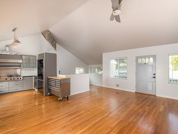 3rd image of 1245 Chalcedony St