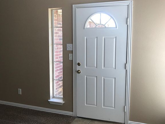 3rd image of 913 Sierra Vista Ct #913