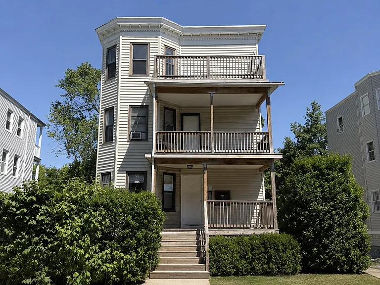 42 Greenwood St #3 — Photo 1