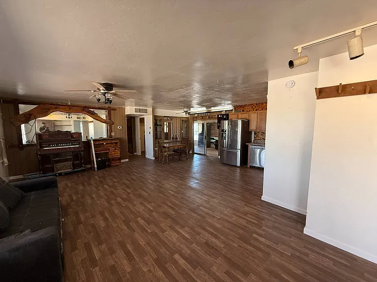 8221 S Taylor Ln — Photo 6