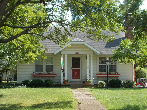 712 W North 3rd St, Shelbyville, IL 62565