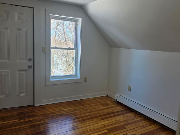 5th image of 171 Frank St #3