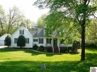 315 Pinebrook Dr, Paducah, KY 42001