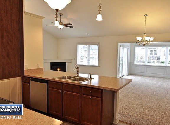 4th image of 2168 Waterbury Ln W #2168