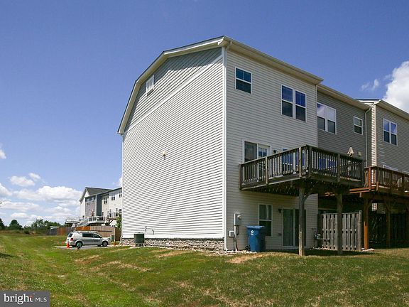 3rd image of 215 Arrow Crown Ct