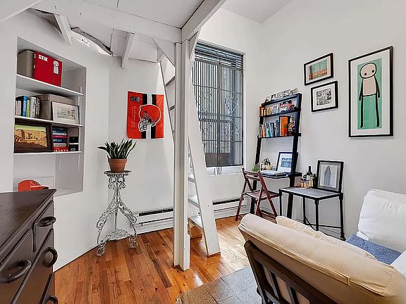 4th image of 949 Columbus Ave #1