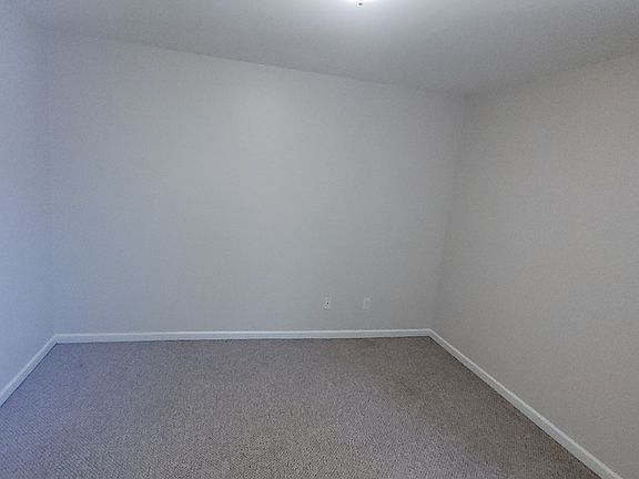 4th image of 80 Swanson Ave Room 2
