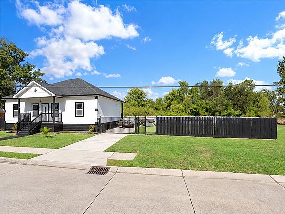2nd image of 2616 Guerra Dr