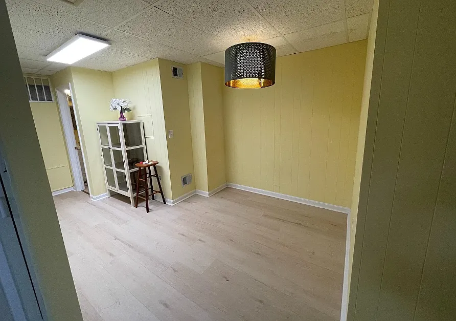 4 bed, 2800 sqft, $1,600 — Photo 3