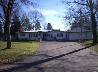 7050 Sundown Ln, Yorkville, IL 60560