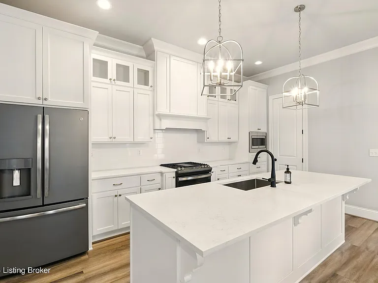 6218 Mistflower Cir — Photo 12