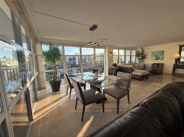 1000 Parkview Dr APT 720, Hallandale, FL 33009