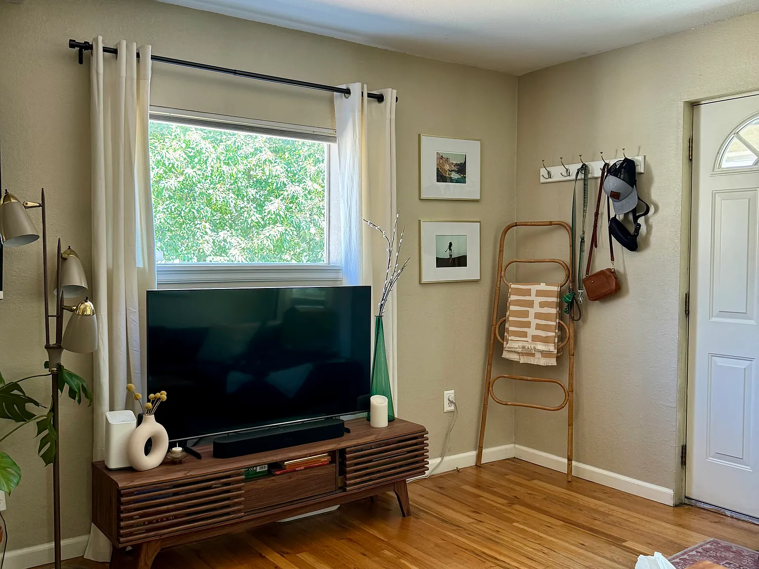 2 bed, 921 sqft, $3,200 — Photo 3