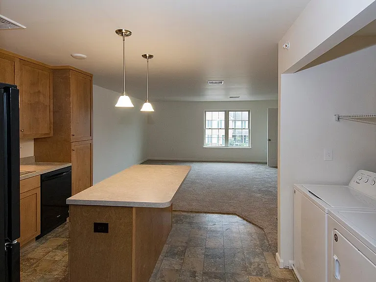 130 Tom Ave #D — Photo 2