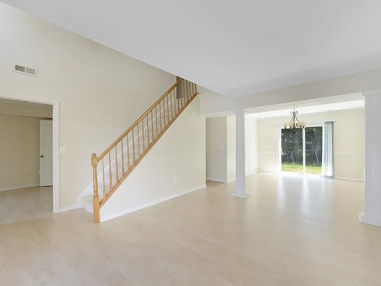 6119 Oaklawn Ln — Photo 3