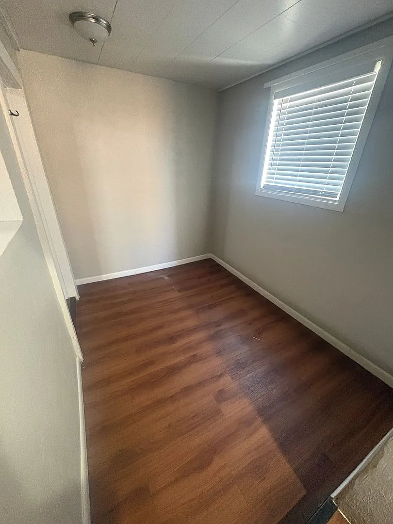 1550 Kendall St — Photo 2