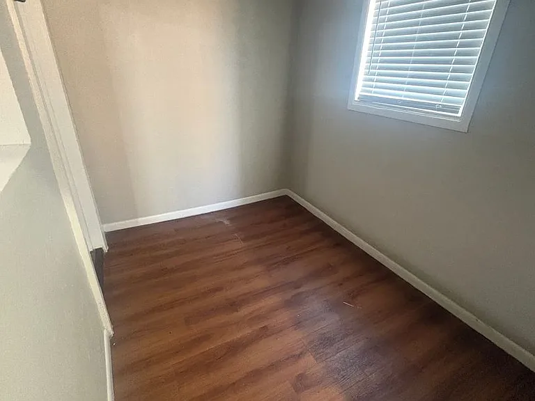 1550 Kendall St — Photo 2