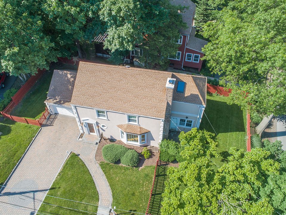 1st image of 1 Lowell Pl