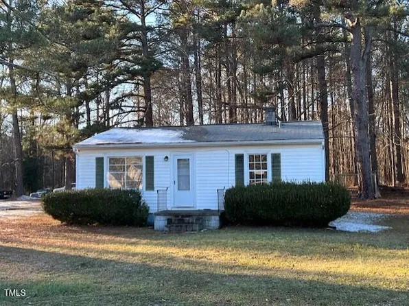160 S Bullock St, Henderson, NC 27536