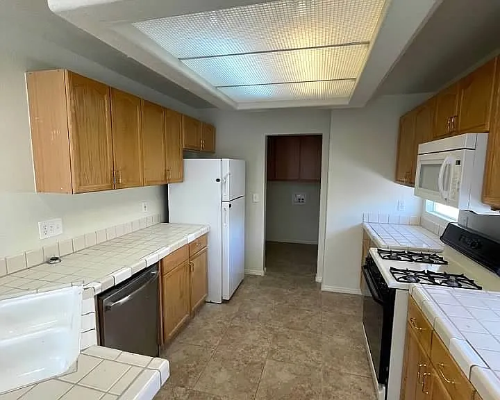 8829 Cornwall Glen Ave — Photo 20
