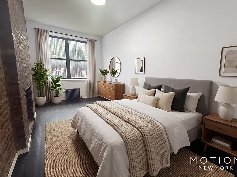 637 E 6th St #1 — Photo 1