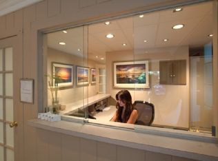 56 The Cir, East Hampton, NY 11937