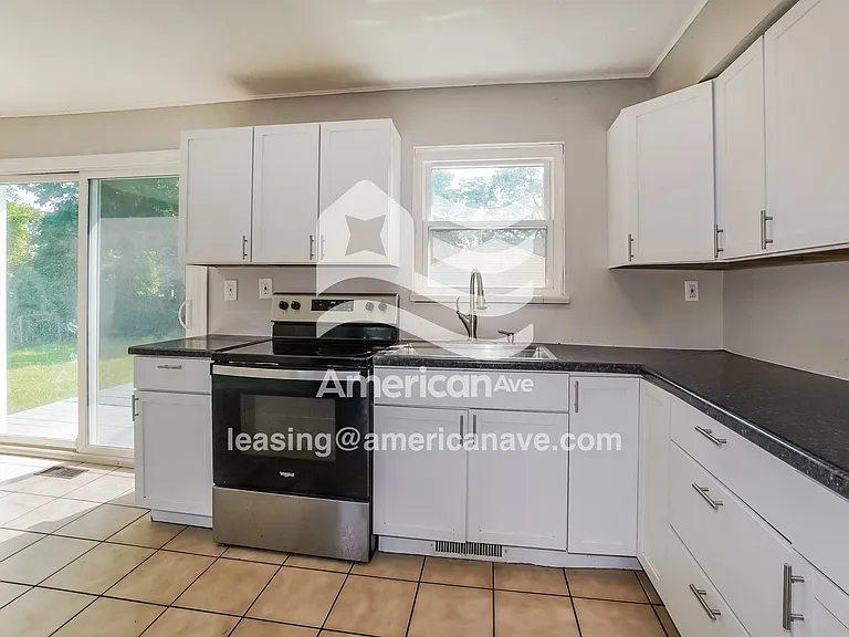 989940_005_kitchen_13911958.jpg
